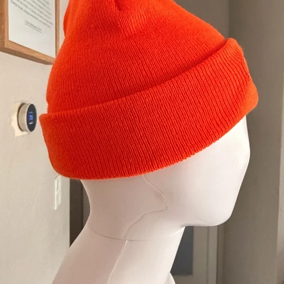 Von Dutch Vibrant Orange Beanie - Picture 2 of 2